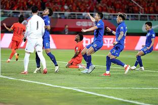 足球报：国足拼尽全力却无能为力，末轮卡塔尔大轮换也许是机会